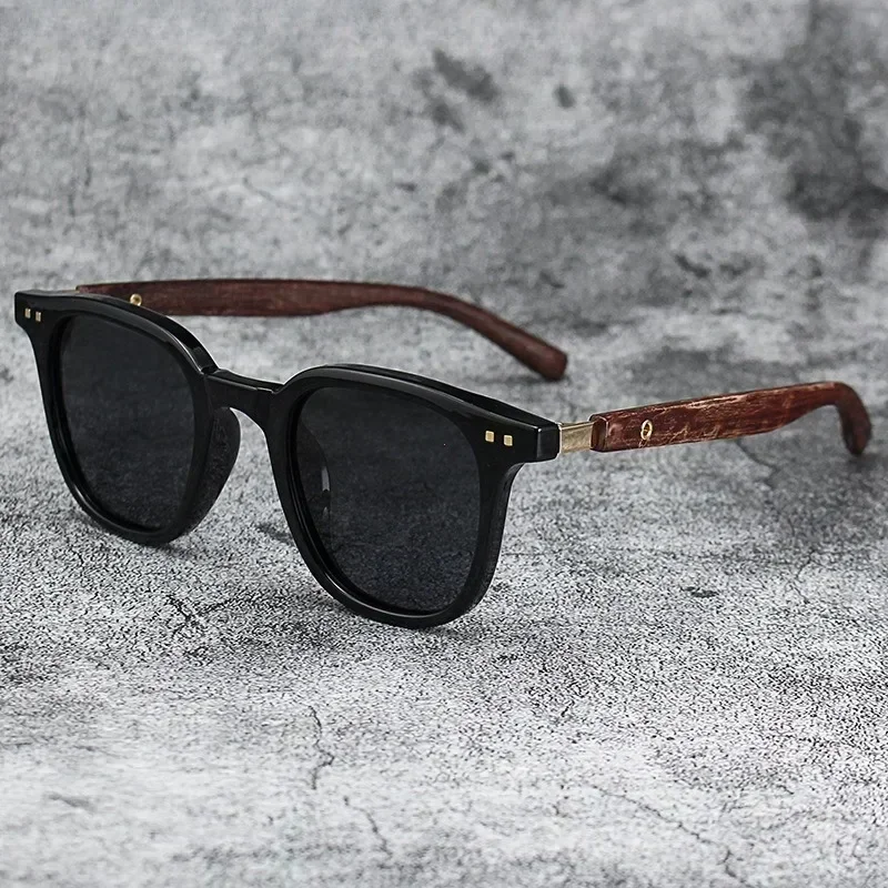 Kacamata hitam untuk pria dan  - Street Fashion Photography ulasan dan harga