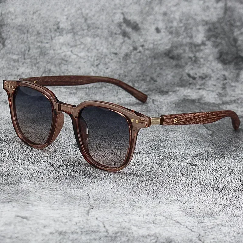 Kacamata hitam untuk pria dan  - Street Fashion Photography ulasan dan harga
