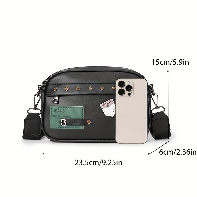 Tas Bahu Trendi Jalanan untuk  - Street Fashion Photography ulasan dan harga